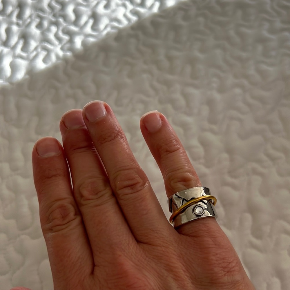 Ring - Picture 2 of 7